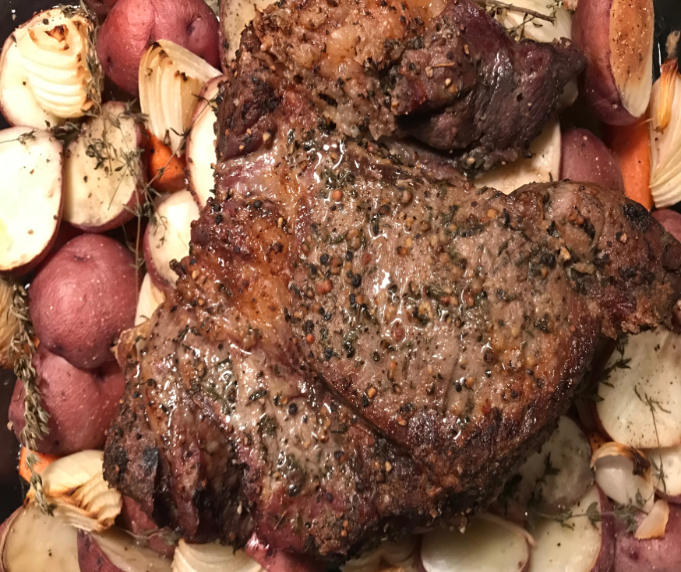 beef roast with potatoes and onions